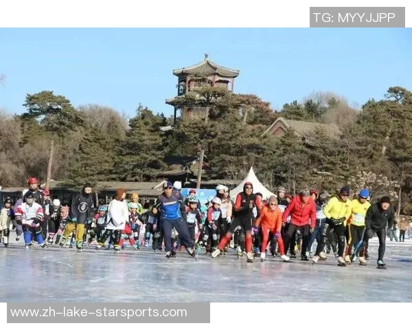 雪地足球决赛精彩纷呈决战冰雪之巅展现运动激情与团队精神 雪地足球决赛精彩纷呈决战冰雪之巅展现运动激情与团队精神